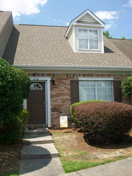 210 Jefferson Pl, Hattiesburg, MS 39402