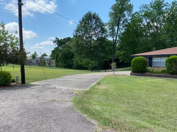 Petal, MS 39465,207 Sun Cir.