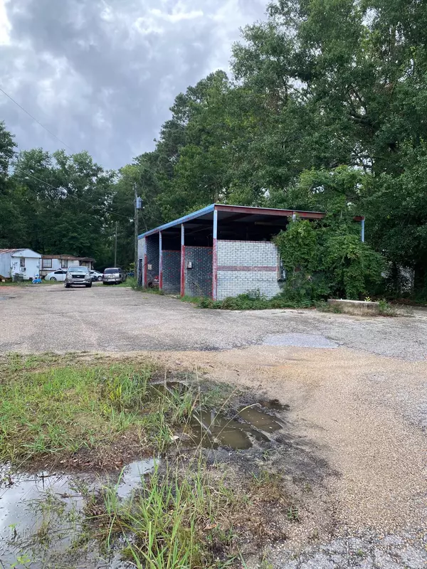 Laurel, MS 39440,3240 Ellisville Blvd.