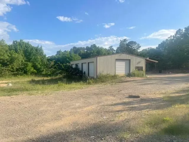 226 Simpson Hwy 149, Magee, MS 39111