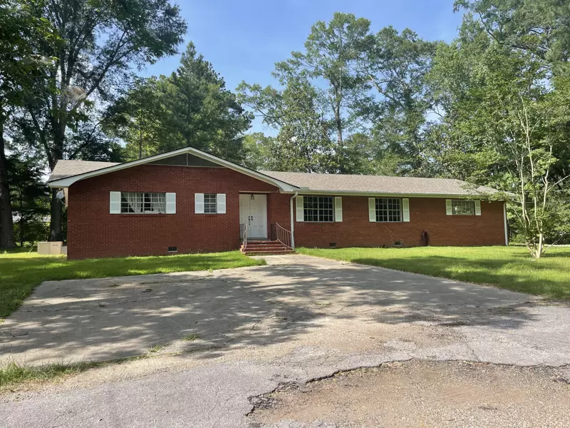 900 E Ivy St., Ellisville, MS 39437