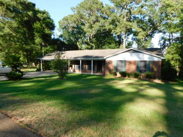 106 Shonna St., Collins, MS 39428