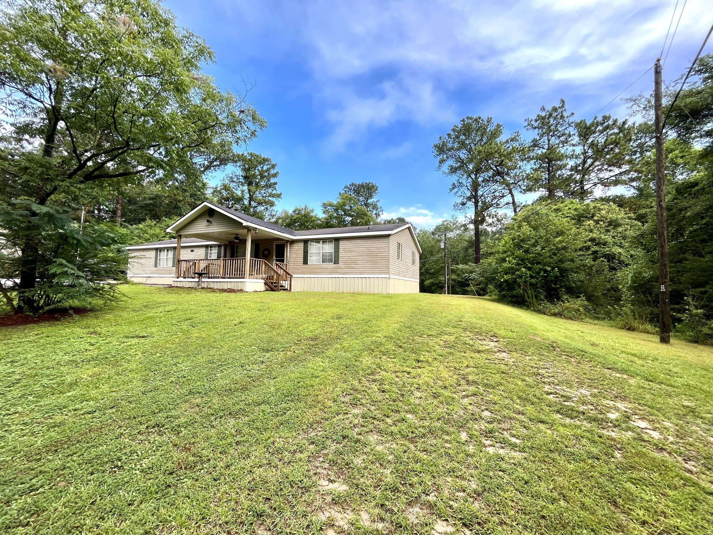 226 Oscar Bond Rd., Purvis, MS 39475