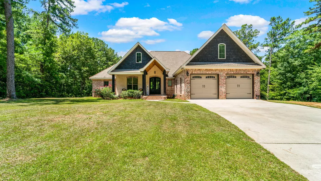 407 Longleaf Dr., Petal, MS 39465