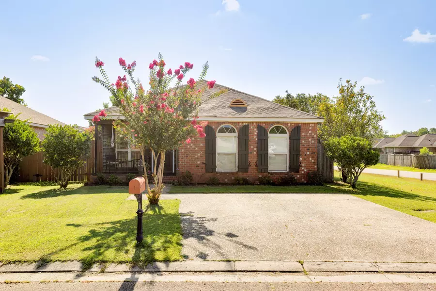 2 Venice Dr., Hattiesburg, MS 39402