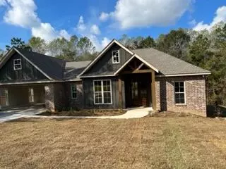 76 Zachary, Hattiesburg, MS 39402