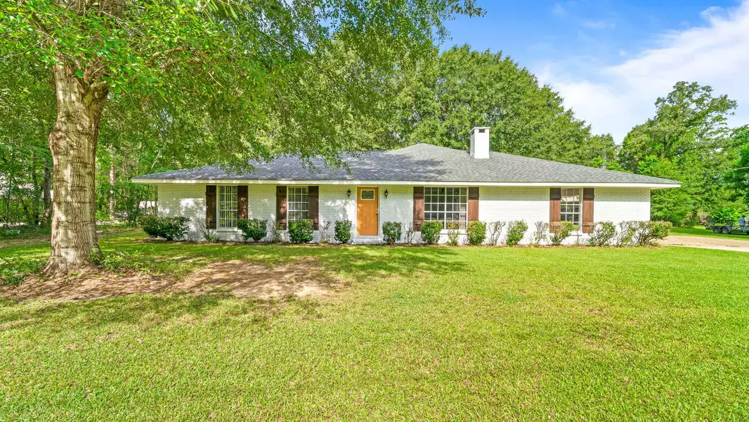 37 Oakwood Dr., Petal, MS 39465