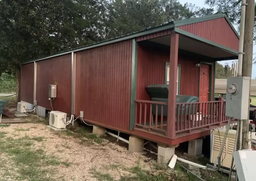 1049 Carnes Rd., Wiggins, MS 39577