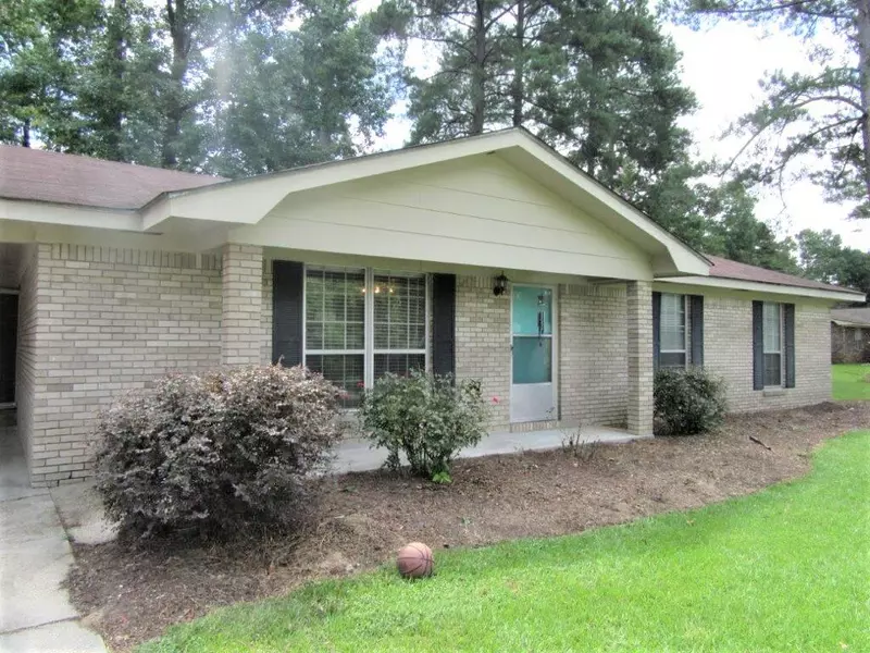400 Grant St., Ellisville, MS 39437