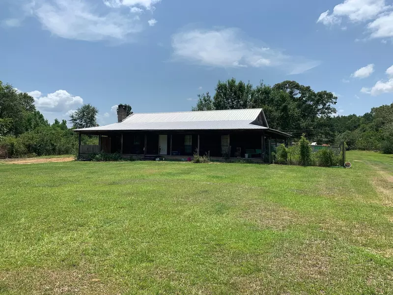 102 Gaines Creek Brewer Rd., Richton, MS 39476