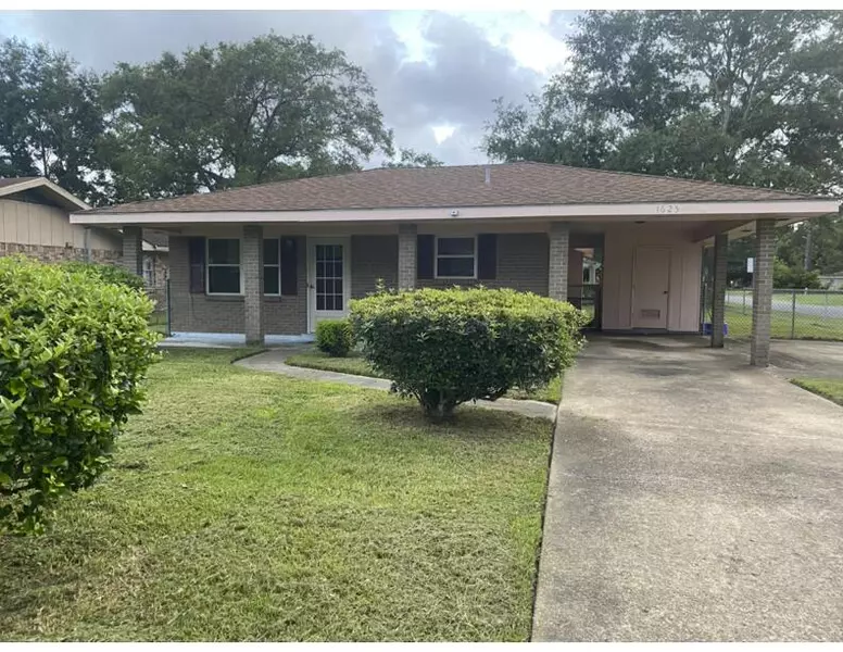 1625 Rich Ave., Gulfport, MS 39501