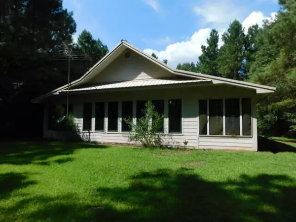 154 W Oakvale Rd., Mount Olive, MS 39119