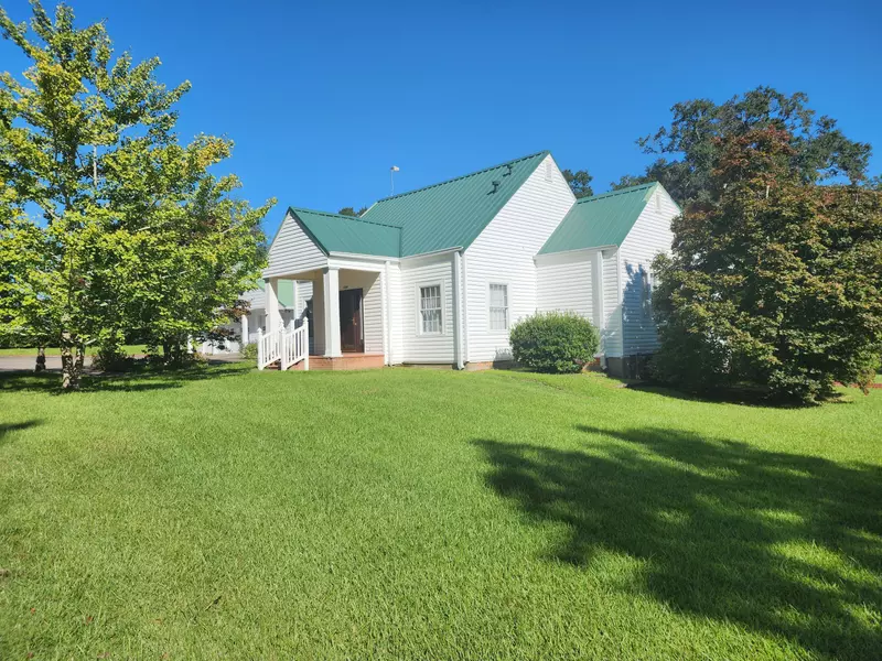 1220 W 6th St., Prentiss, MS 39474