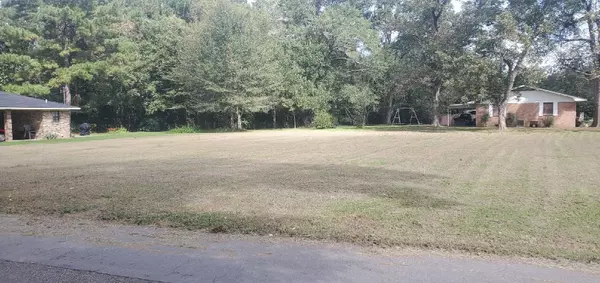 Columbia, MS 39429,909 & 911 Askew Street