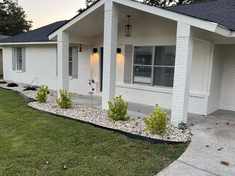 1011 Chickasaw TRL, Columbia, MS 39429