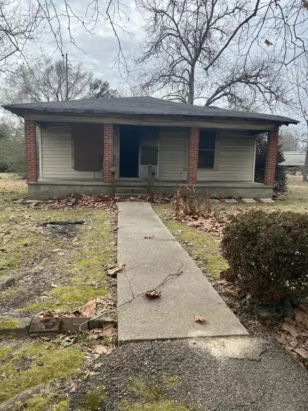 912 S 9th Ave., Laurel, MS 39440