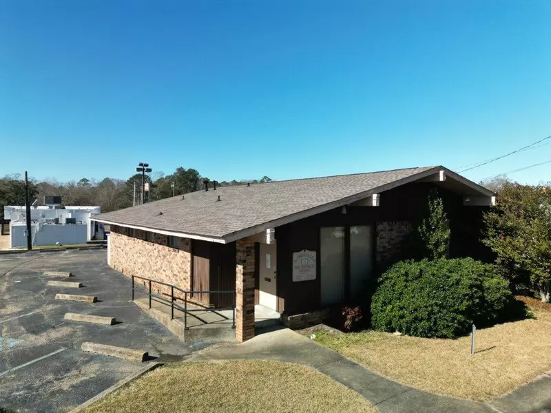 136 S 15th Ave., Laurel, MS 39440