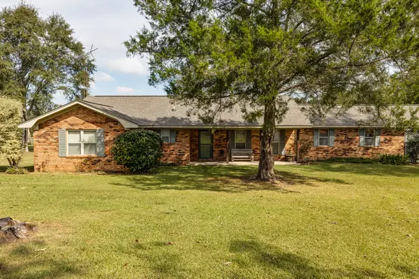 226 W Phillips, Seminary, MS 39479