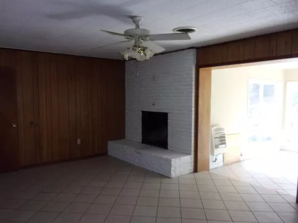 Monticello, MS 39654,1681 Magnolia Dr.