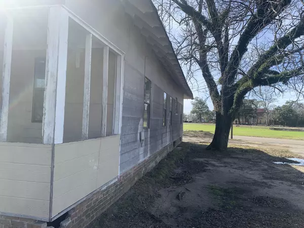 Laurel, MS 39440,104 Masonite Dr.