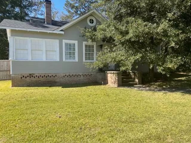 1206 N 1st Ave., Laurel, MS 39440