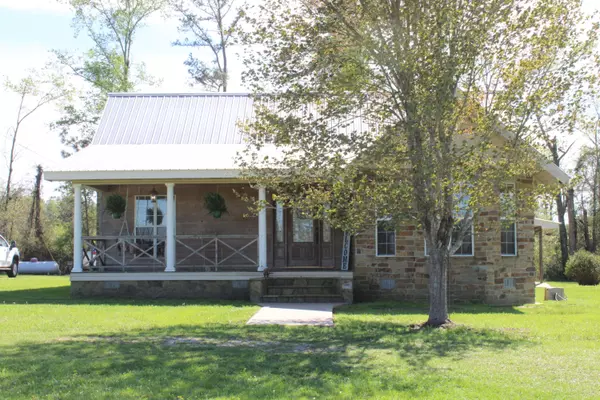 24 Cothren Rd., Collins, MS 39428