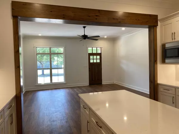 Hattiesburg, MS 39402,32 Baneberry