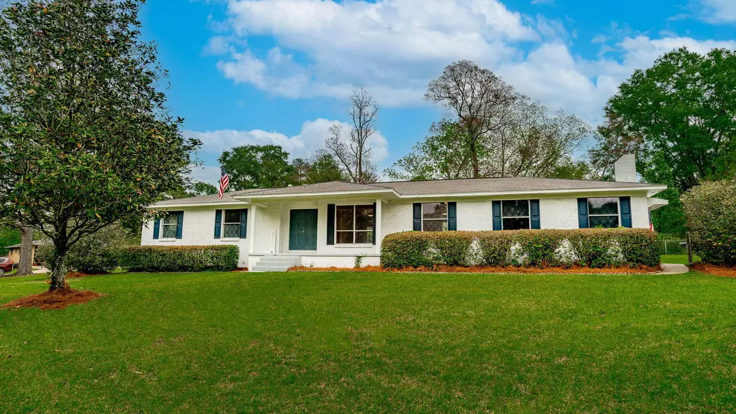 100 Ridgemont, Petal, MS 39465