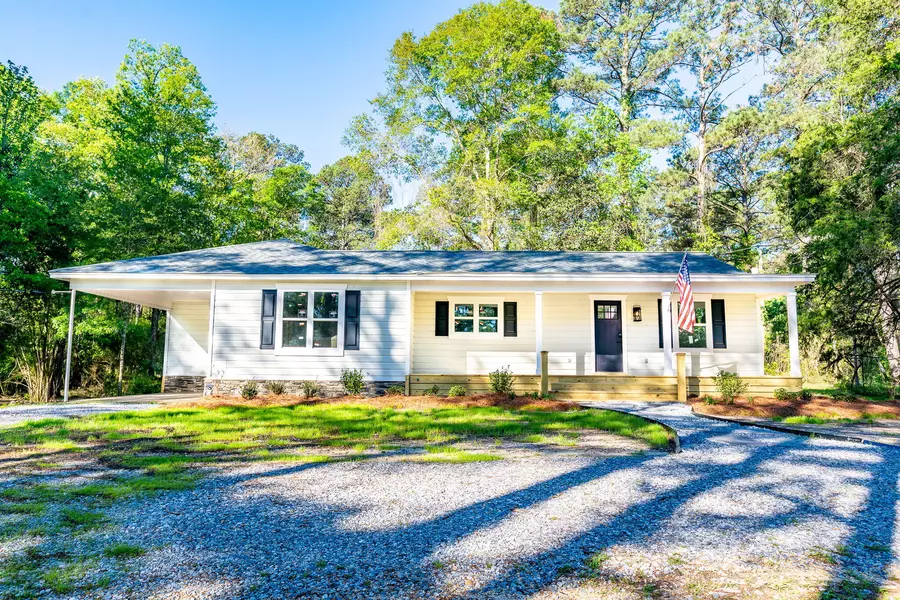 113 Springhill Rd., Laurel, MS 39443