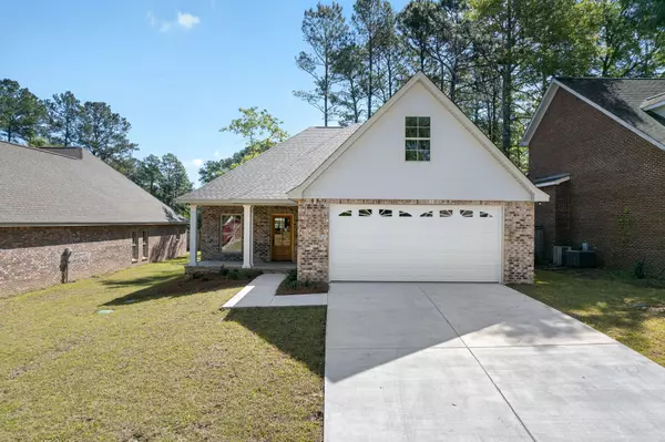 5 Cottage, Hattiesburg, MS 39402