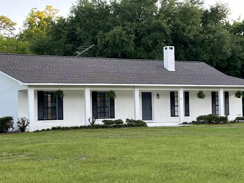 12 E Broad, Foxworth, MS 39483