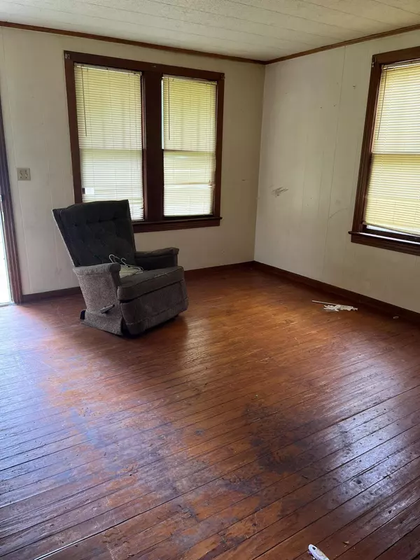 Columbia, MS 39429,907 Pope St.