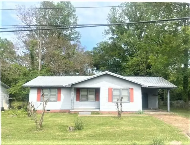 115 5th Ave., Magee, MS 39111