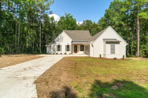 15 Megan Cir., Sumrall, MS 39482