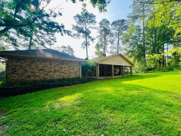 Collins, MS 39428,107 Pinecrest