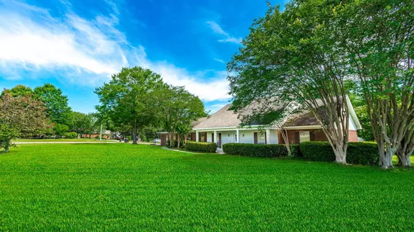 Hattiesburg, MS 39402,10 Rosemont Dr.