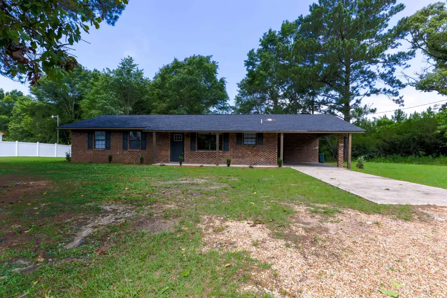 117 Dennis Knight Rd., Collins, MS 39428