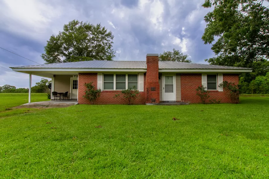 7 Otho Sellers Rd., Richton, MS 39476