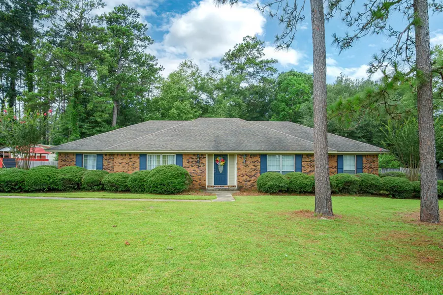 142 Beechwood, Hattiesburg, MS 39402