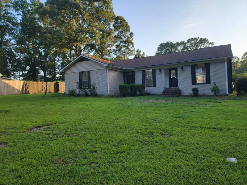 47 Leaf Ln., Hattiesburg, MS 39402