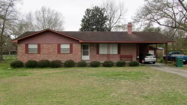 105 Beverly Dr., Petal, MS 39465