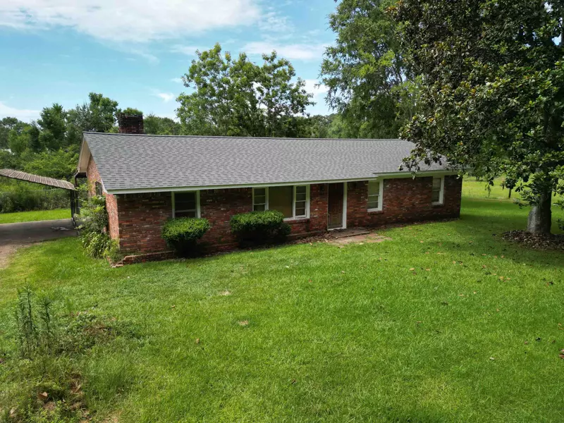 612 Sand Hill Township Rd., Ellisville, MS 39437