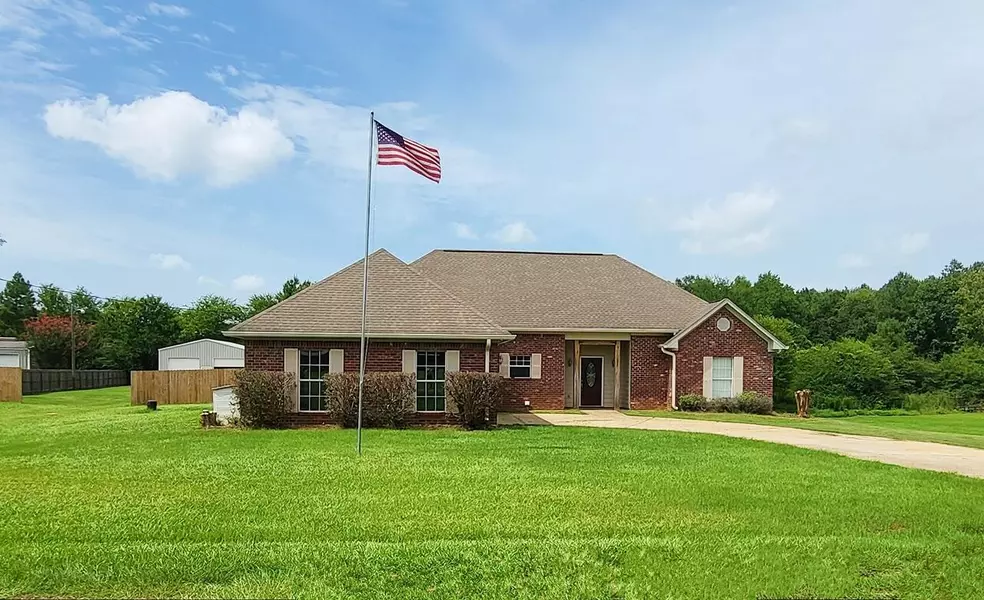 101 Hickory Ln., Mount Olive, MS 39119