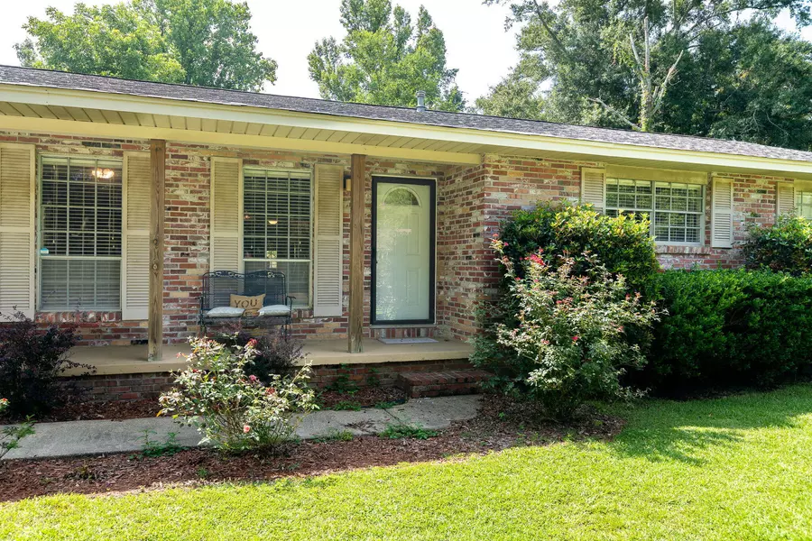 102 Sunset Dr., Petal, MS 39465