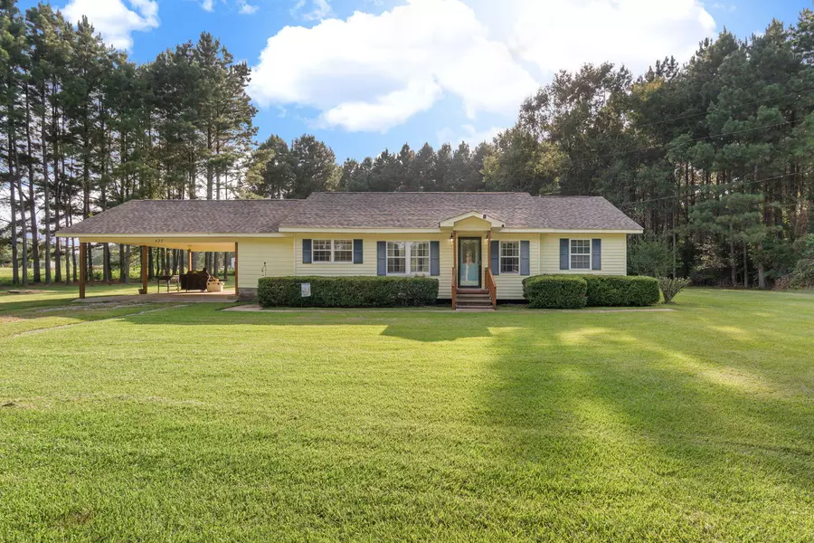 427 Charlie Green Rd., Laurel, MS 39443