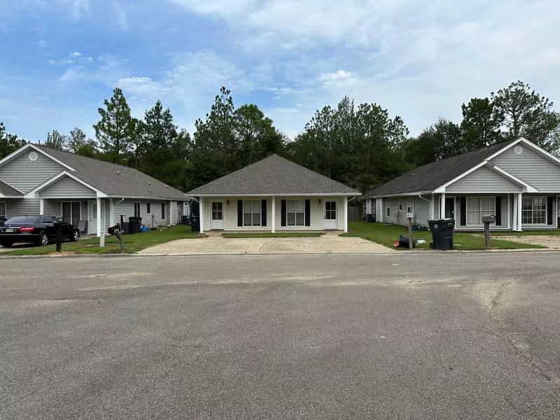 220 Hawthorne, Hattiesburg, MS 39402
