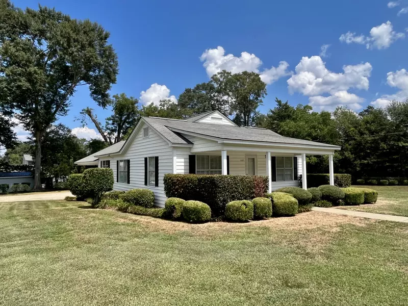 407 Cedar Ave., Richton, MS 39476