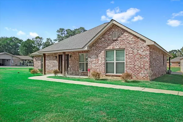 Laurel, MS 39443,21 Dogwood Dr.