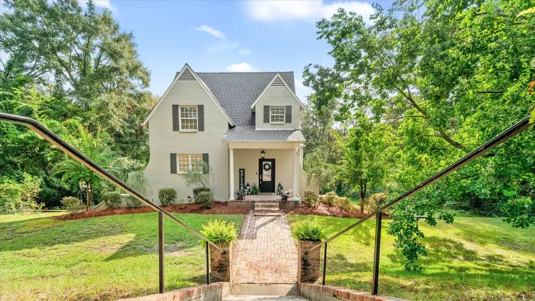 1131 N 6th Ave., Laurel, MS 39440