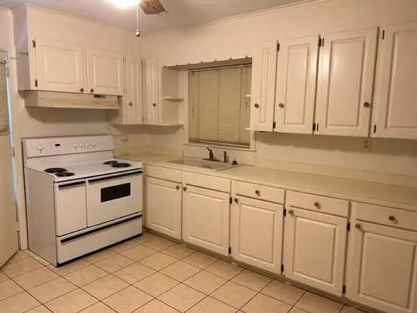 Laurel, MS 39440,2049 Westwood Acres